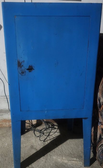 Заводской, железный сейф