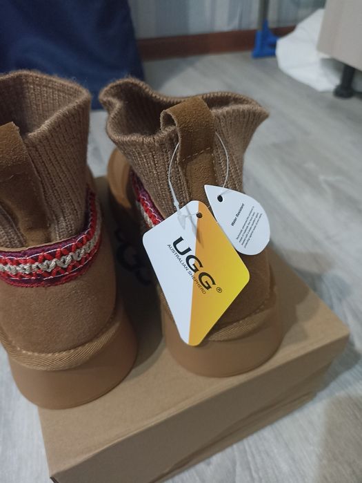 Продам зимние угги натуралка