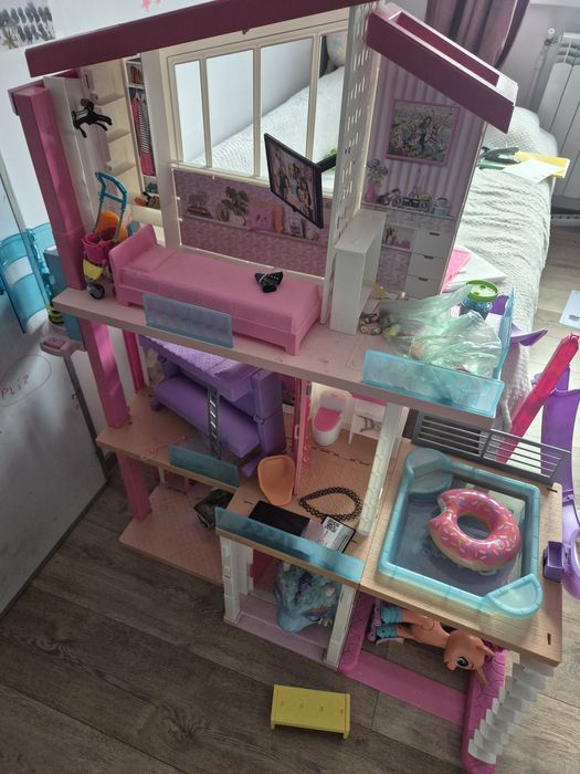 Casuta Barbie Dreamhouse