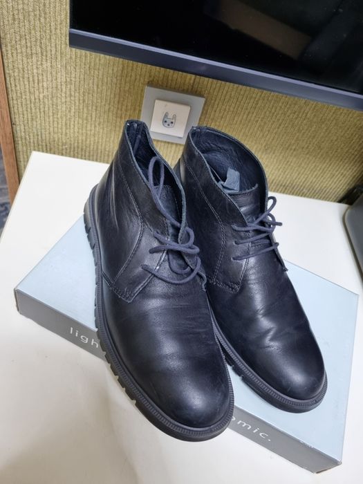 Продам мужские ботинки