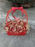 Aranjamente florale din satin