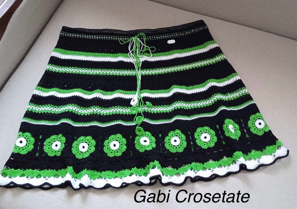 Fusta crosetata marimea 42