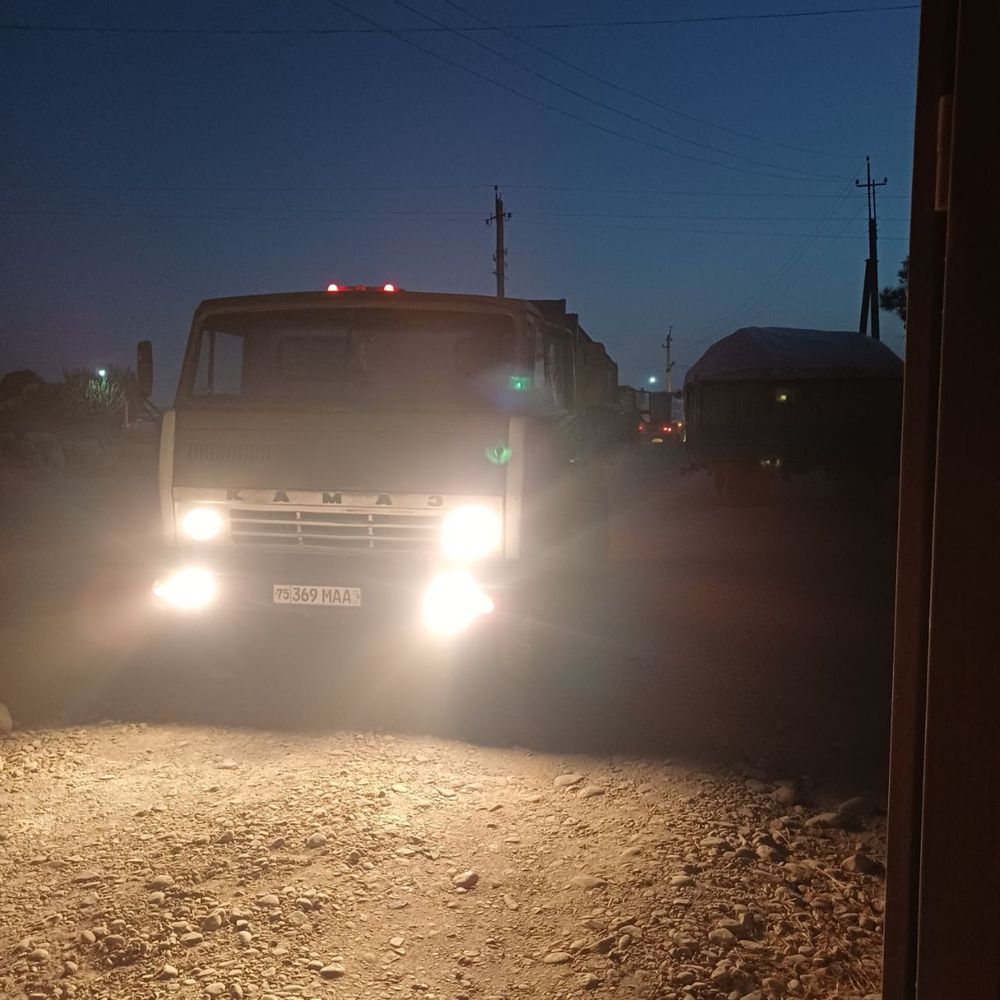 Kamaz srochni sotiladi