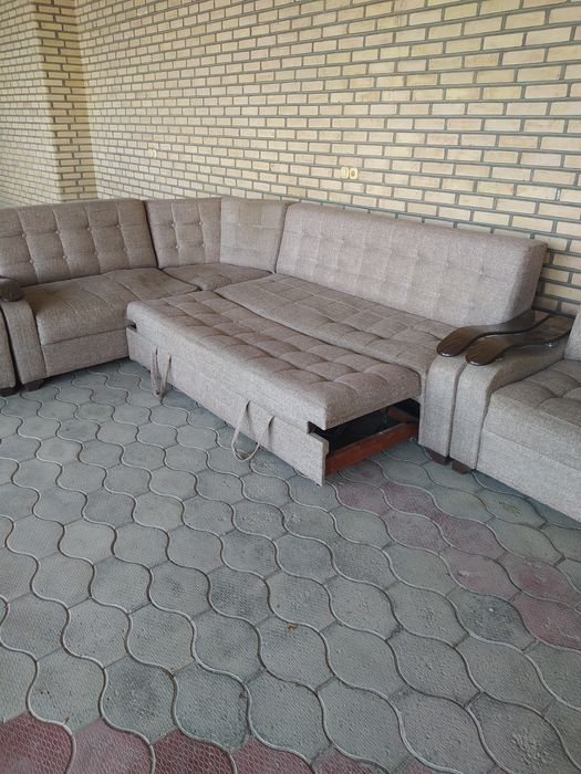 Продаю мягкую мебель Уголак2кресла отличном состоянии.