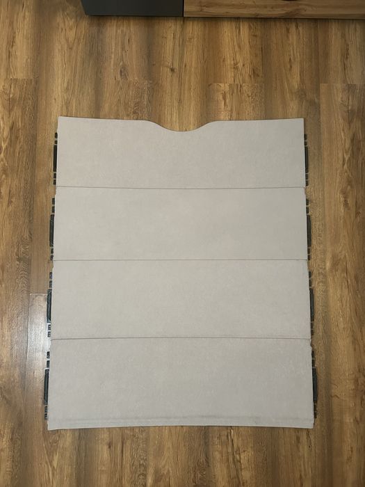 Продавам електрическа щора за панорамен таван за Peugeot 407 комби.