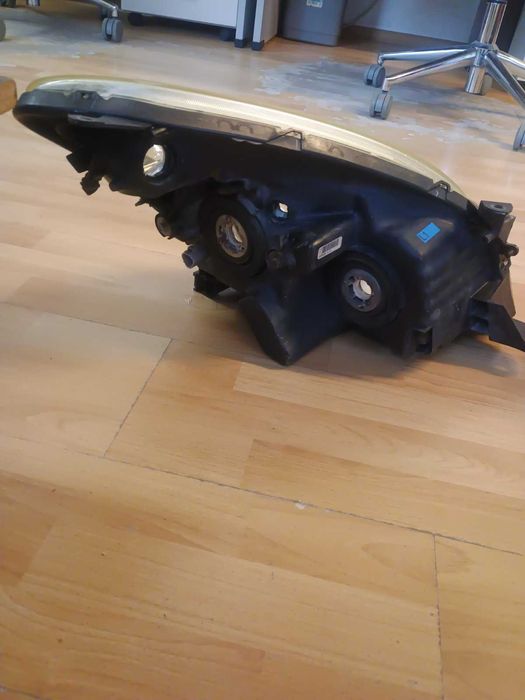 Фарове Комплект Toyota Corolla Verso 2007