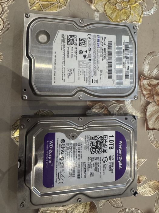 Жоский диск (WD) на 1 тб, и на 256 гб