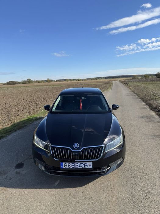 Skoda Superb 1.6 TDI DSG 2018 - Full option / Navi mare / trapa