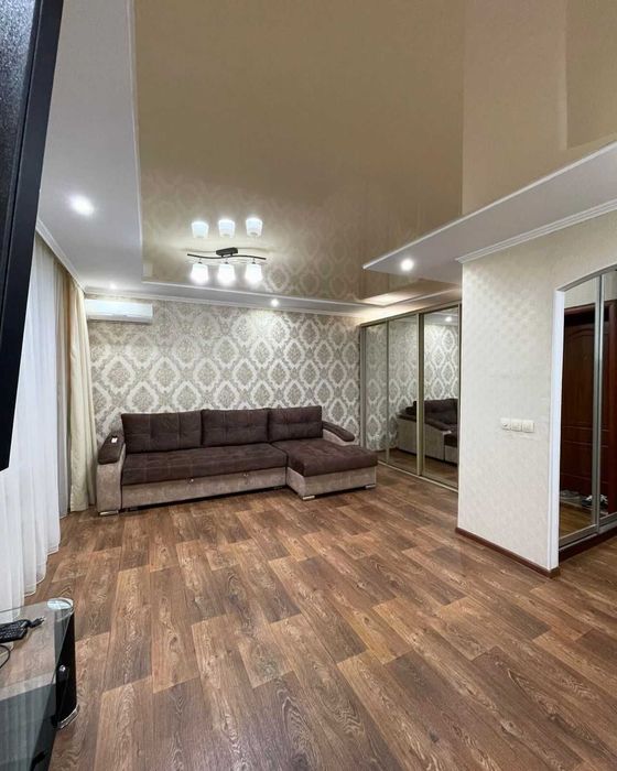 Продается шикарная 1-ком кв с мебелью на Революции