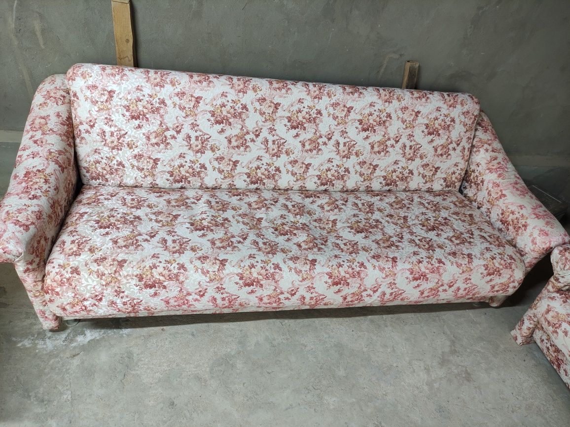 Продам диван срочно