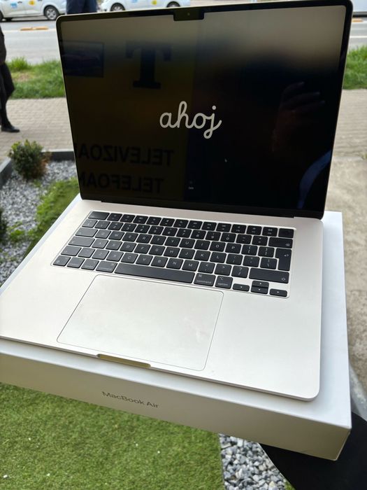 MacBook Air 15 inchi M3