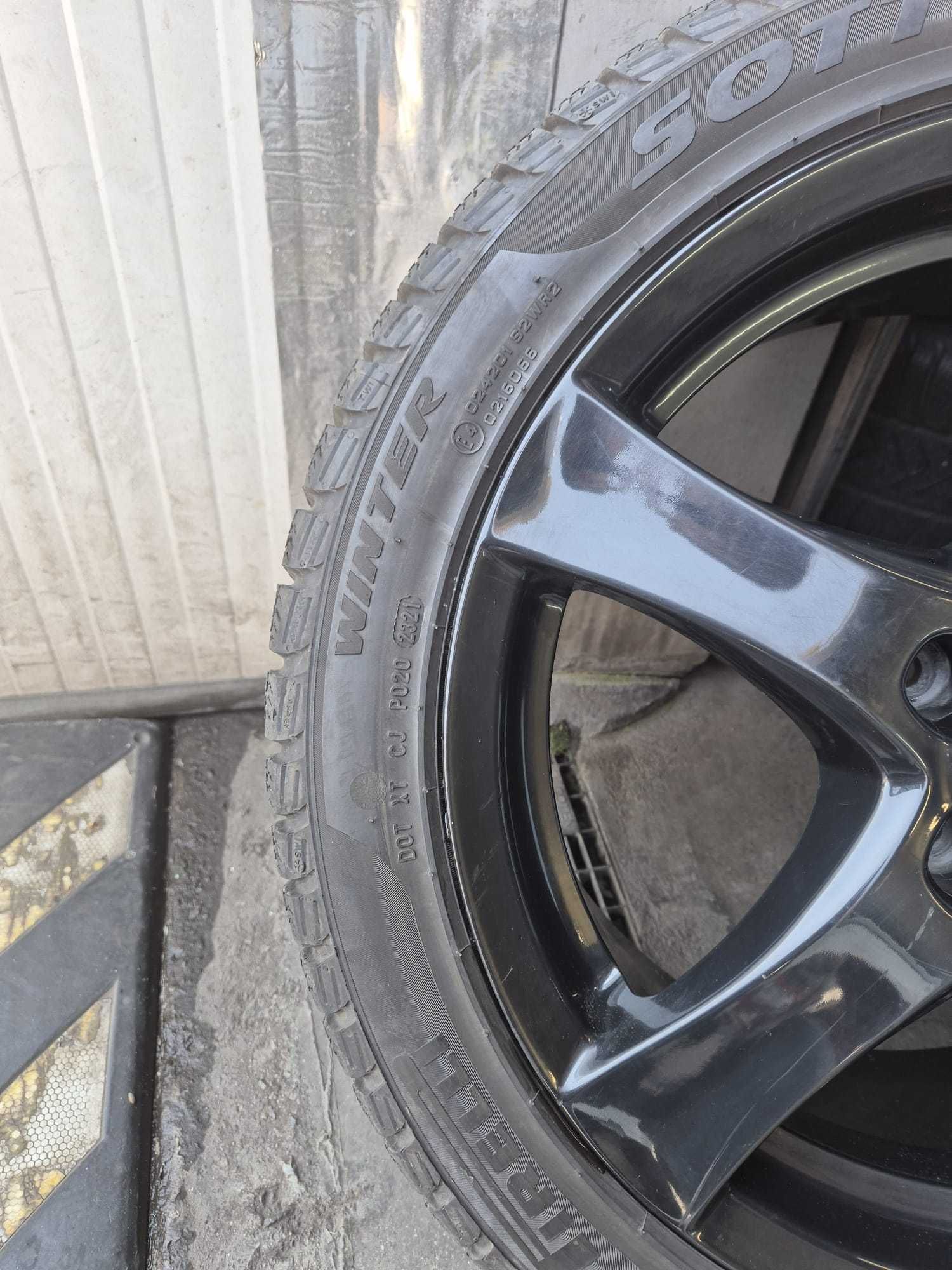 Jenti 17 inch negre Borbet cu cauciucuri de iarna Pirelli 225/45 R17