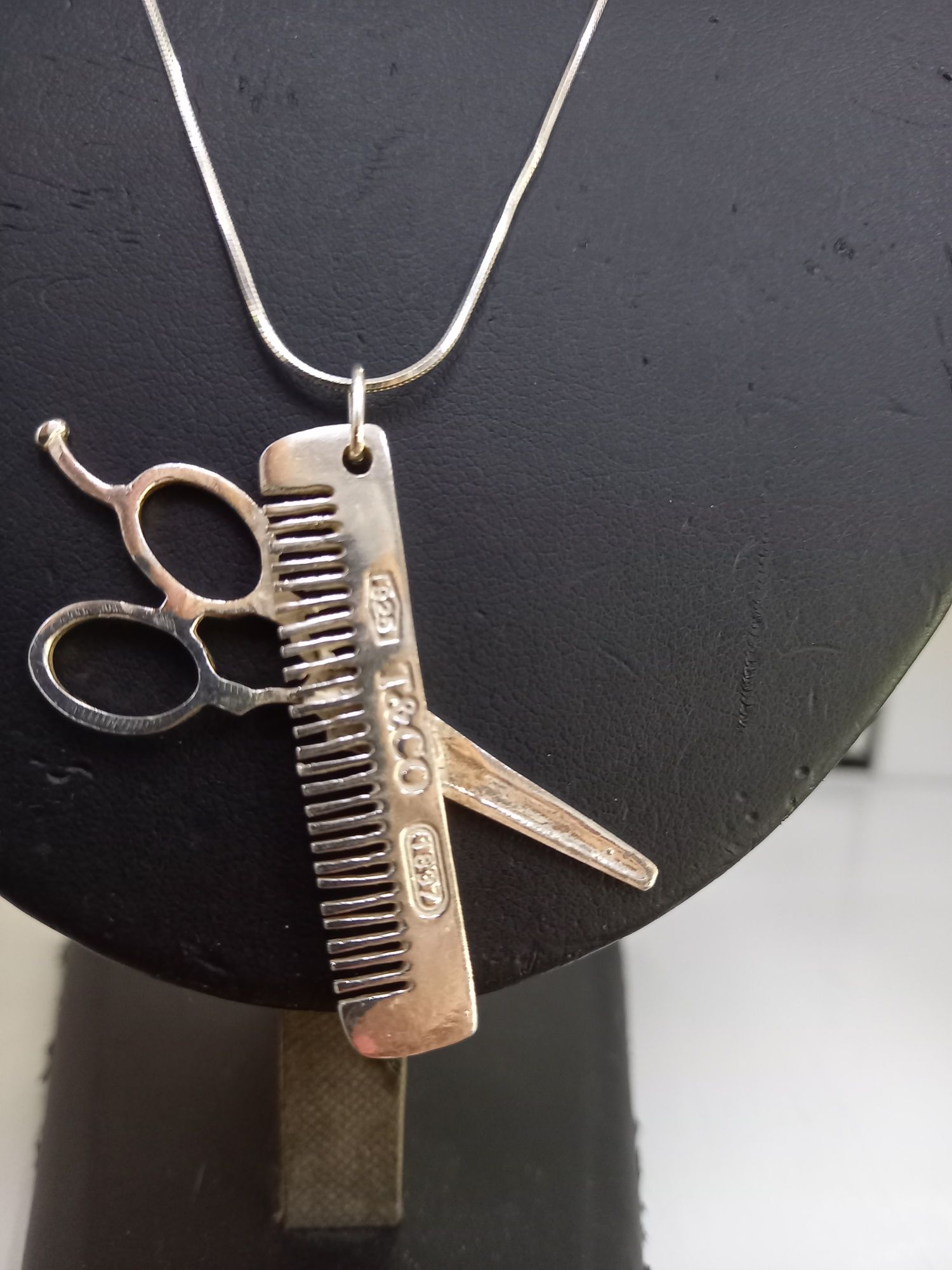Сребърно колие T&CO за фризьор