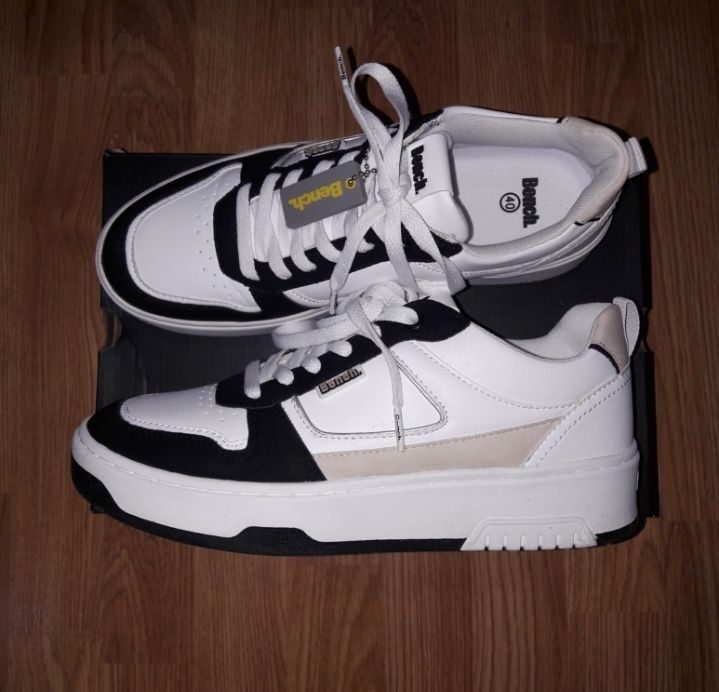 Новые Кроссовки бренд Германия р.40/39