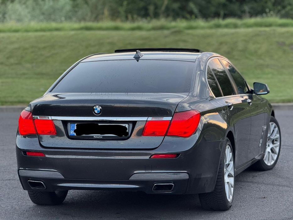 Bmw 750i ~ Pachet M ~ 4 Butoane ~ 2011 ~ 4.4 Benzina