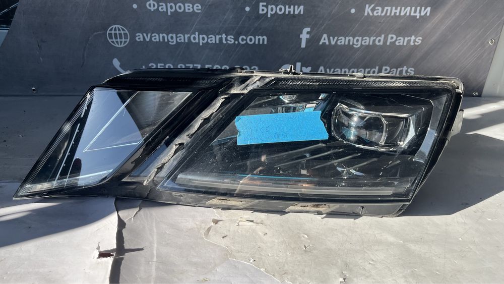 3 броя ляв и 5 броя десен фар Skoda Octavia 3 2018-