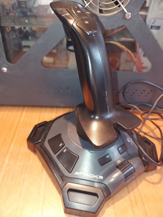 Joystick logitec attack 3