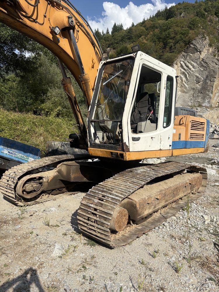 Продавам верижен багер Liebherr