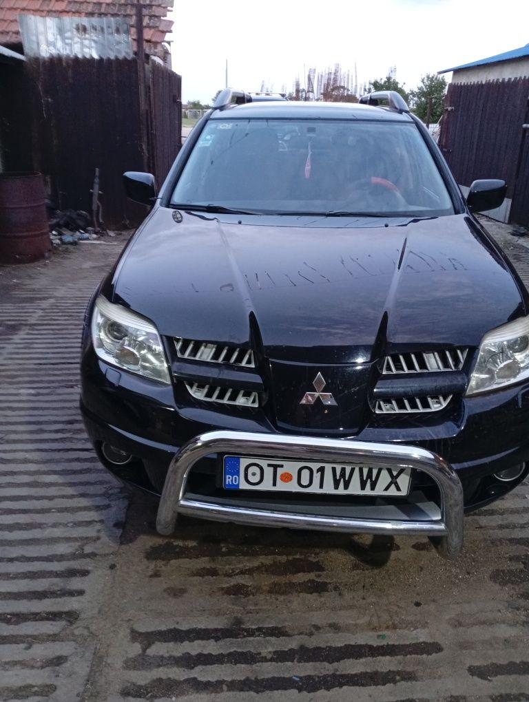 Vind Mitsubishi Outlander in stare foarte buna benzina GPL