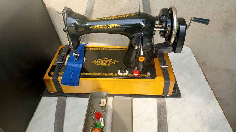 Новая  Ручная Швейная машинка Подольск шьет отлично