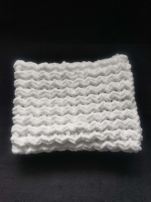 Ръчно плетео бебешко одеяло