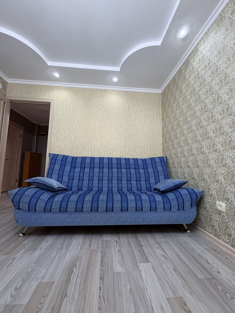 Продается б/у диван+кровать