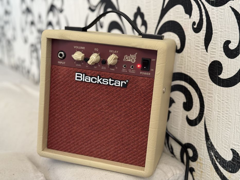 Гитарный Комбоусилитель BLACKSTAR Debut 10E
