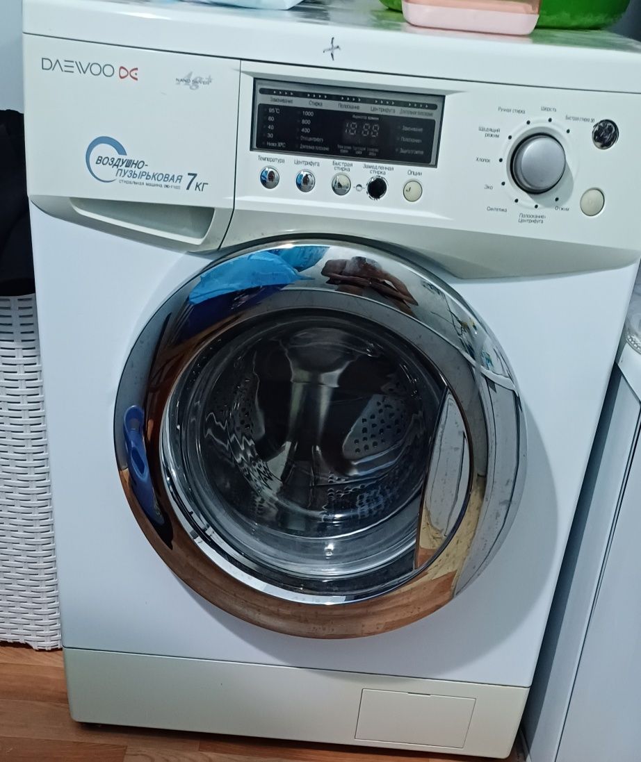 Продаётся НЕ РАБОЧАЯ стиральная машина