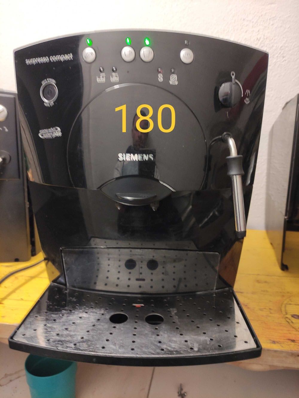 Кафе машина Сименс професионална използвана е много малко време