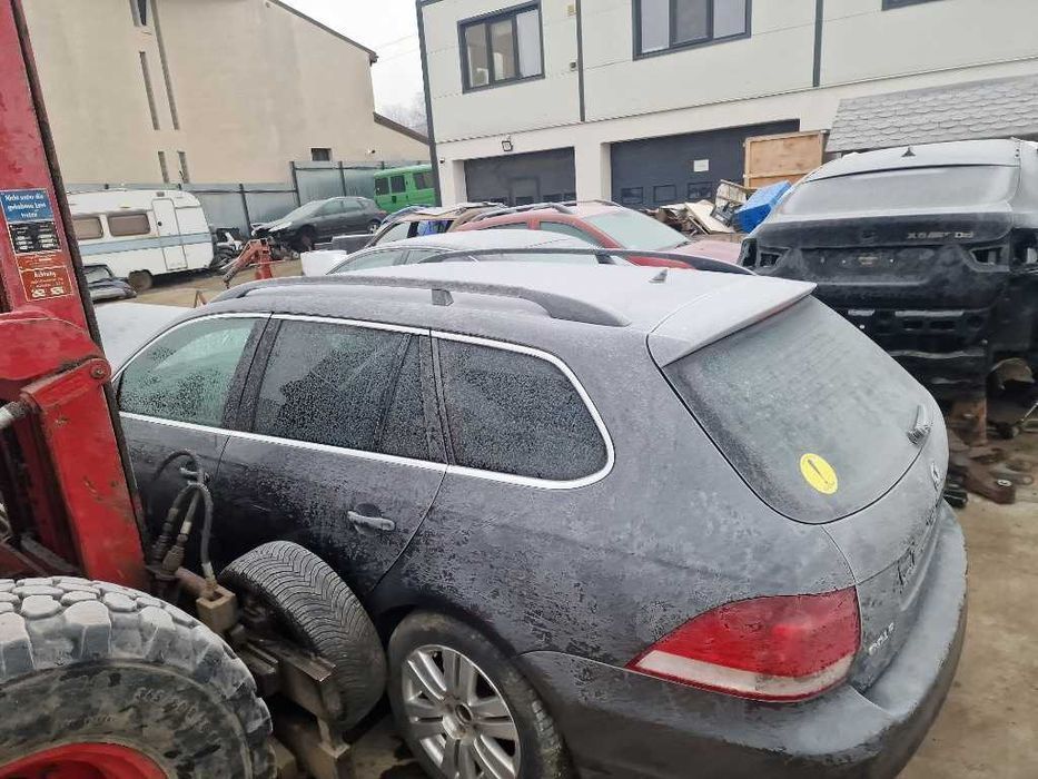 Dezmembrez VW GOLF 6 1.6 TDI cod motor CAYC an 2010 2011