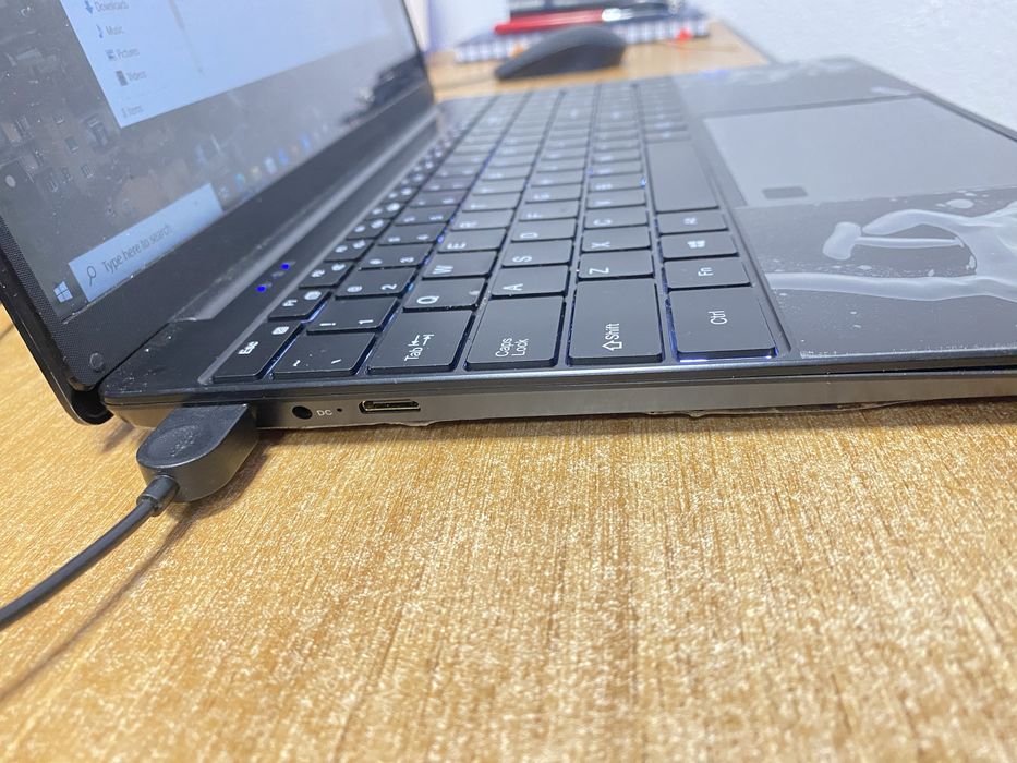 Laptop 16 GB RAM si 512 SSD