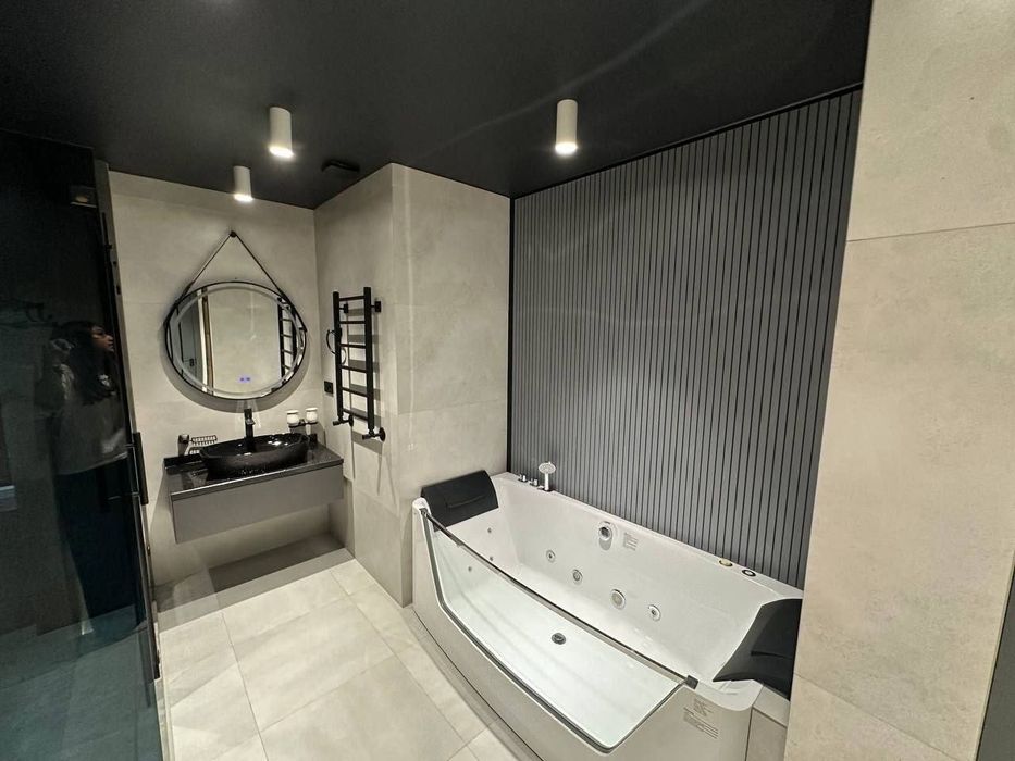 СРОЧНО!ПРОДАЁТСЯ 3/10/12 в ЖК NRG "Mirzo Ulugbek"
Ул.Сайрам, ориентир: