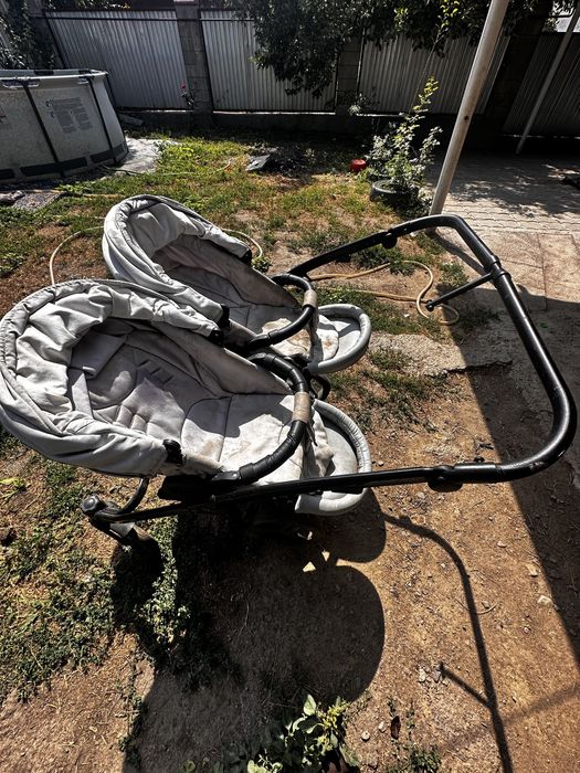 Коляска для двойни