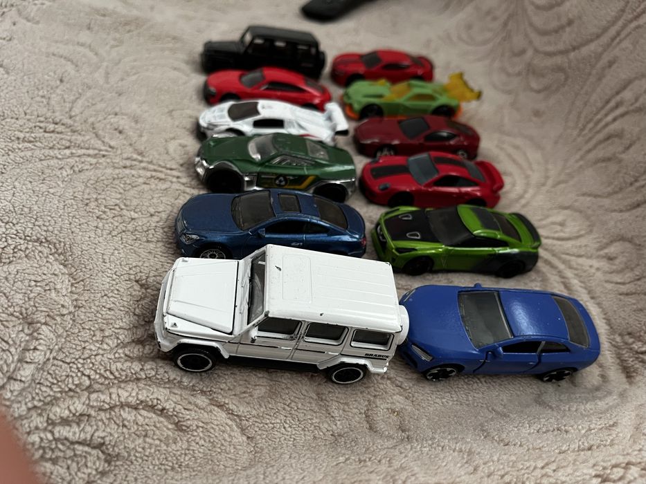 Masini Hot Wheels 1/64