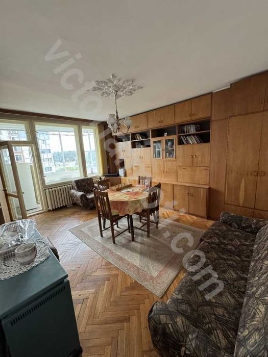 Тристаен апартамент в кв. Колю Фичето