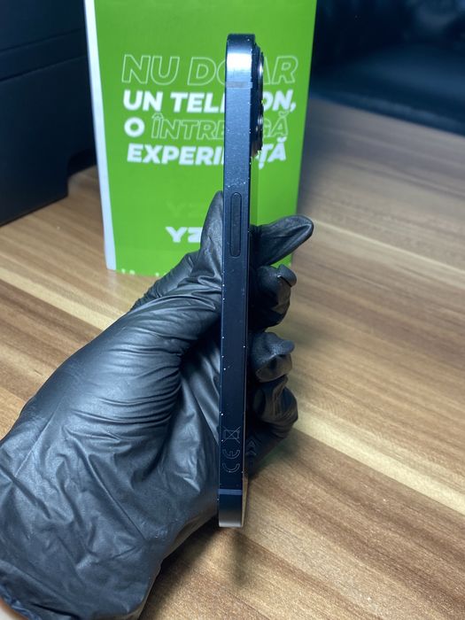 iPhone 13 • 128 GB • Midnight