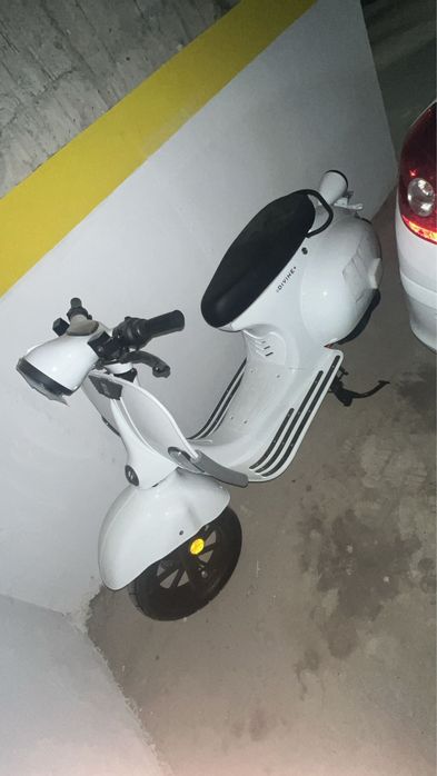 Scuter electric Quazzar e-Divine Plus – 0 km, ca nou