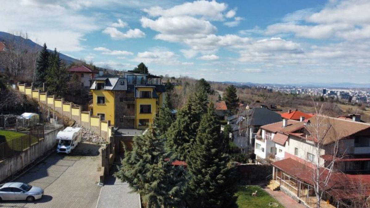Дава се под наем Къща в София, Драгалевци - 1400 кв.м за 7000 € - Снимка #13