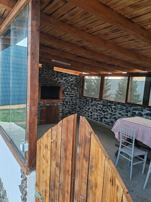 2 Cabane de inchiriat (ocupate de Paște!!)
