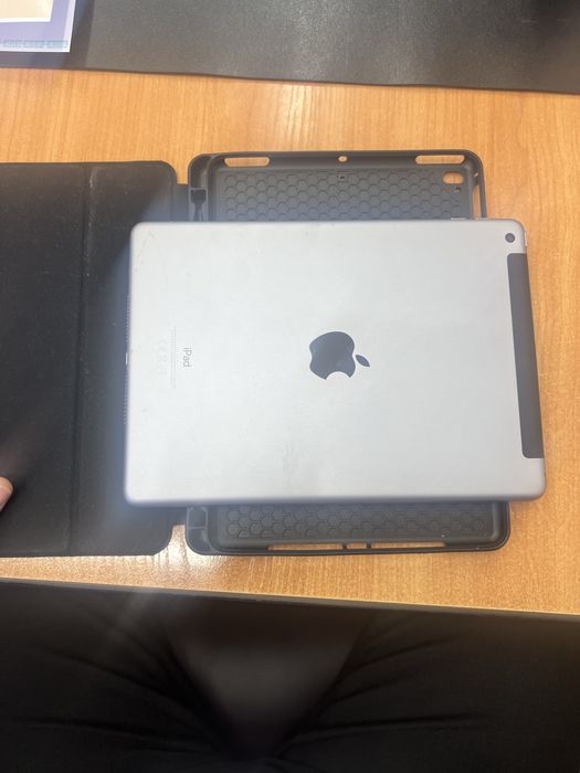 Продам Ipad 6 128gb + SIM