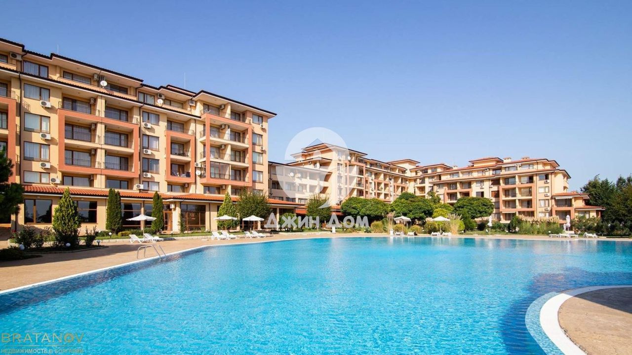 Продава се Двустаен апартамент в Свети Влас - 91 кв.м за 1179 €/кв.м - Снимка #4
