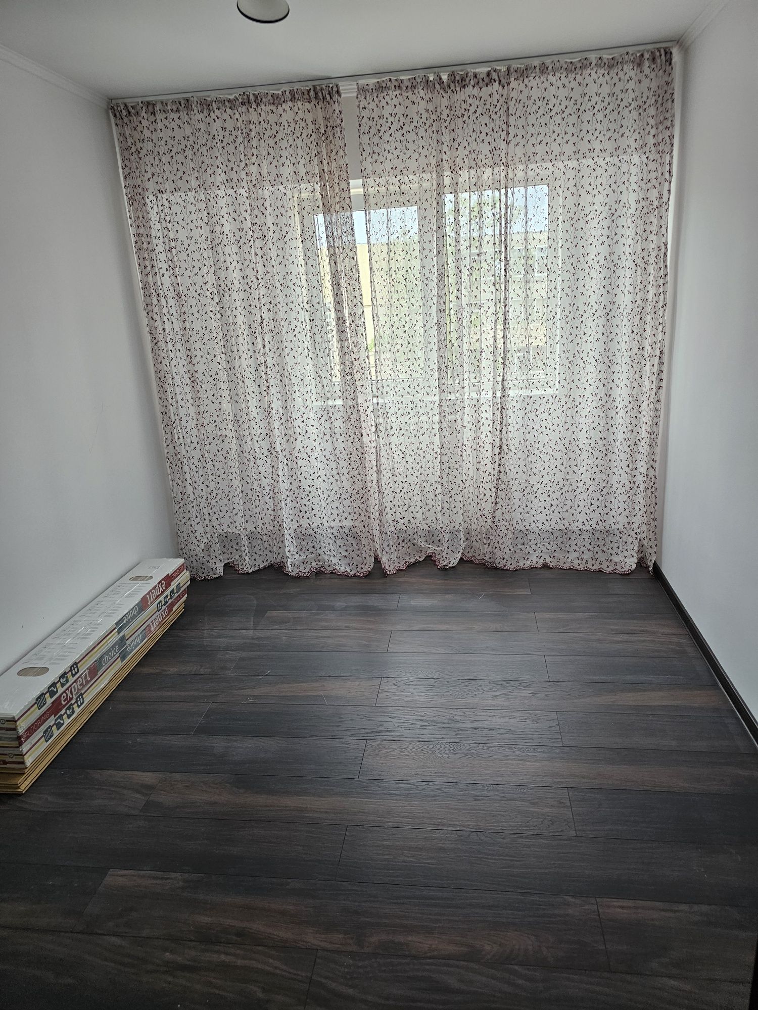 Apartament 3 camere,etaj2 pe strada 9 Mai,Trust pe platou!De vanzare ,