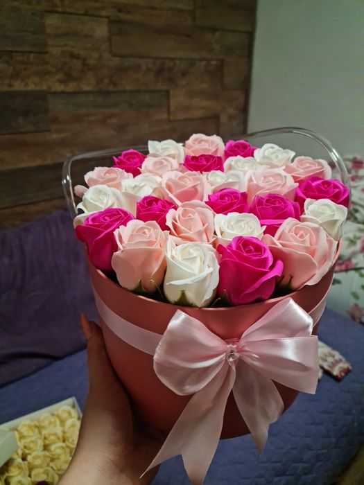 Aranjamente  cu florii din sapun si creogenate