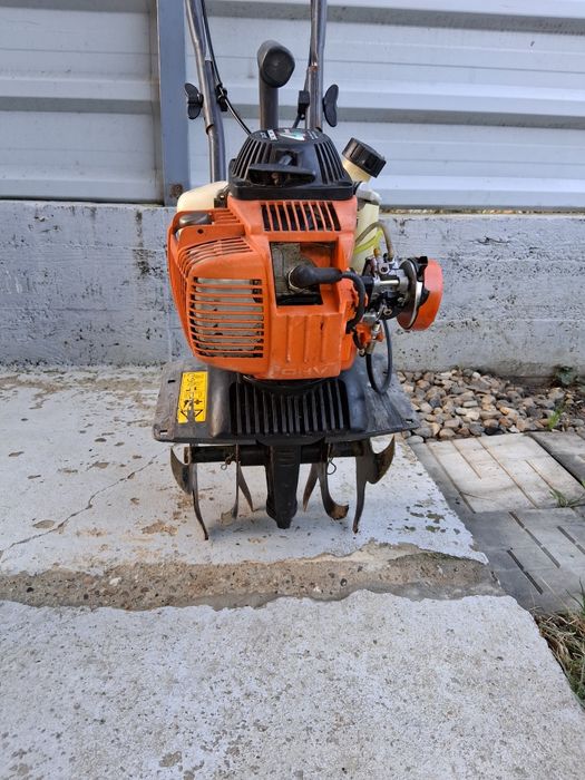 Vând motocultor honda pe benzină 4 timpi