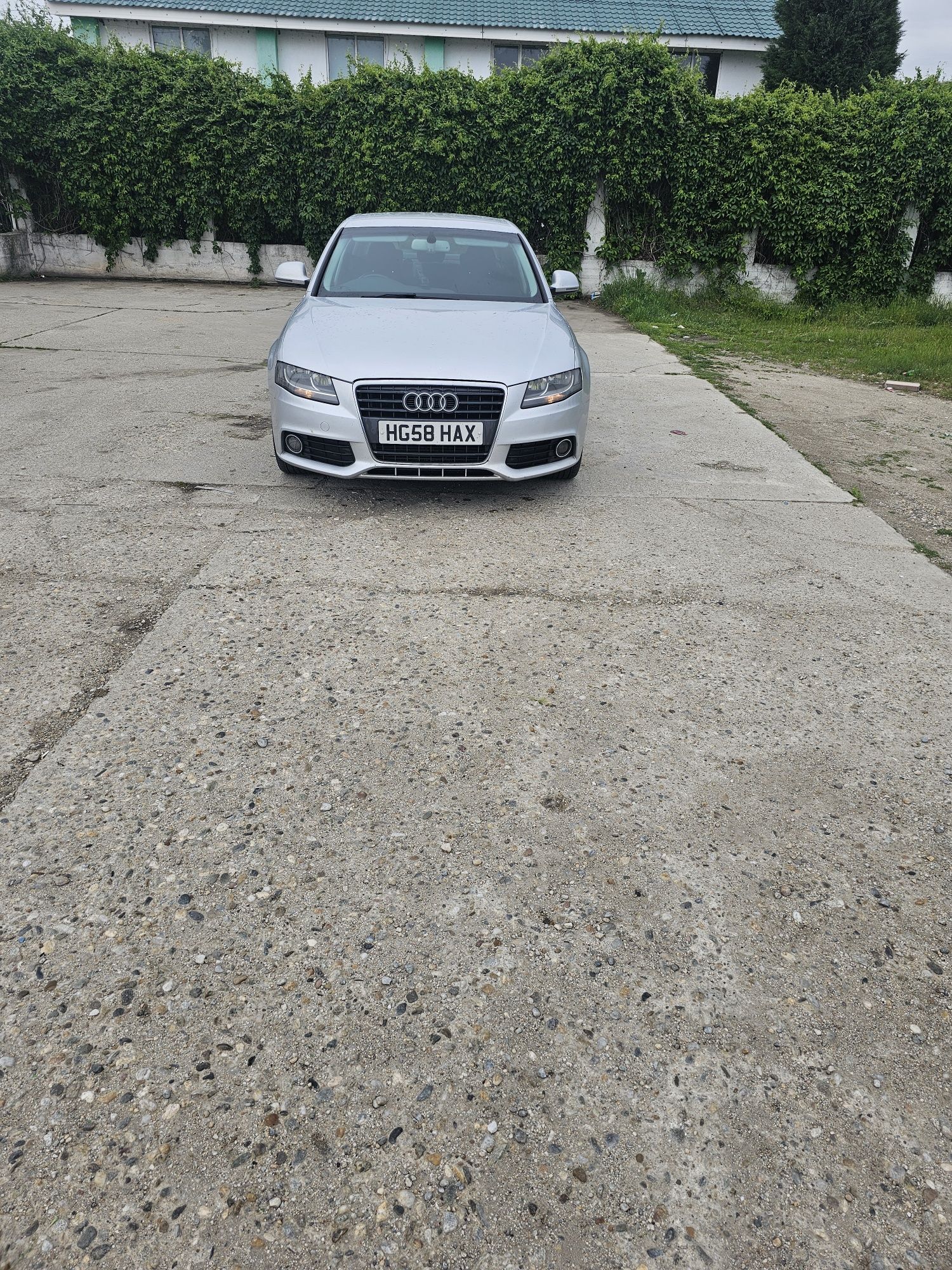 Bara fata audi a4 b8 2009