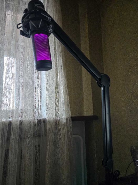 Микрофон HyperX Quadcast s со стойкой
