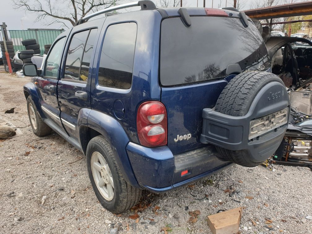 Продавам на части JEEP Чероки Спорт 2.8 CRD 2006г