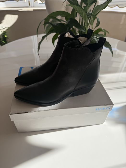 Страхотни боти на Guess 37 номер