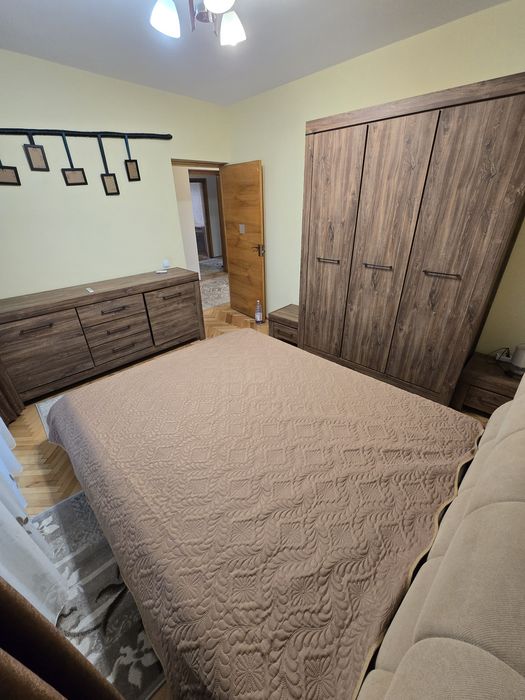 Persoana fizica . Apartament 3 camere Nicolina, prima stație Podu Ros