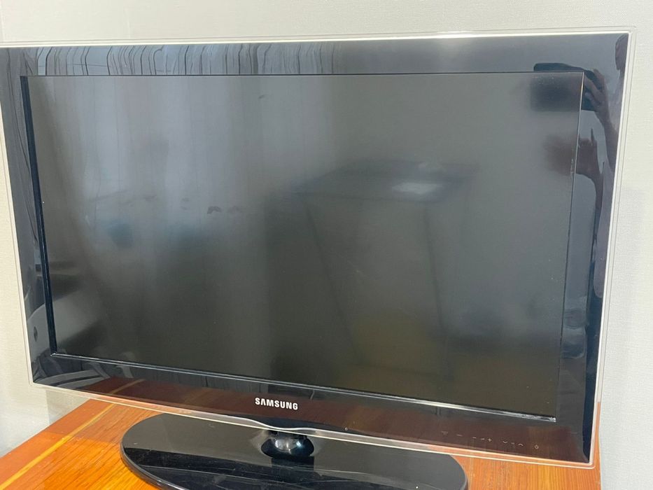 Продам телевизор Samsung.Торг.